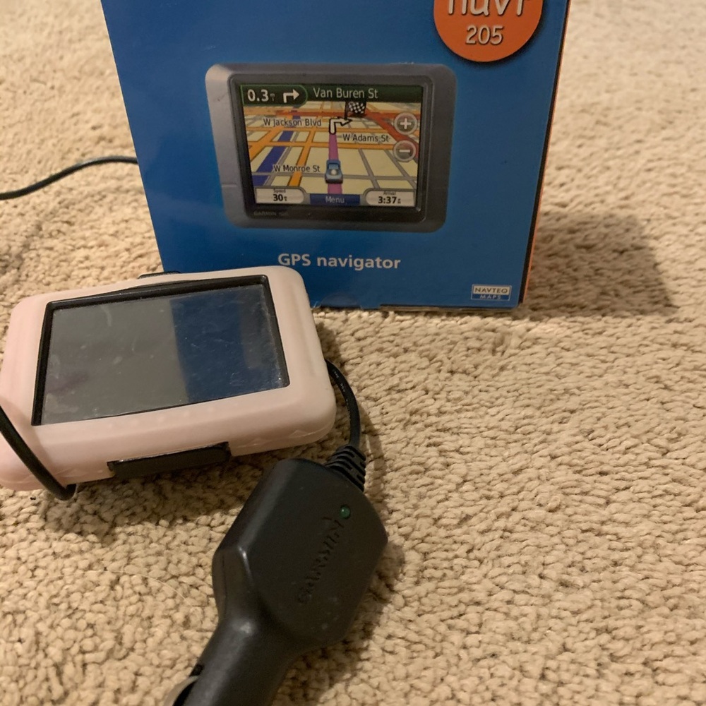Garmin nuMaps GPS with Black and light pink Design